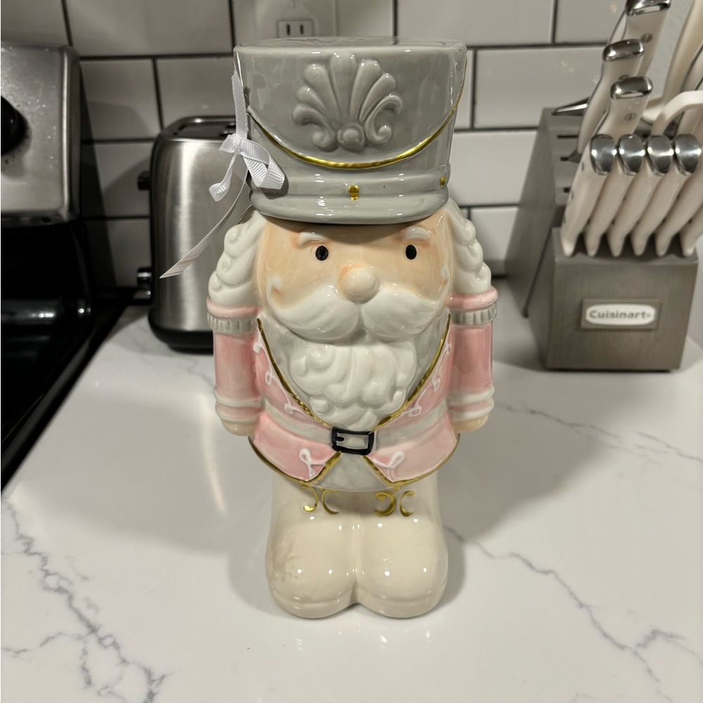 Viral nutcracker cookie jar